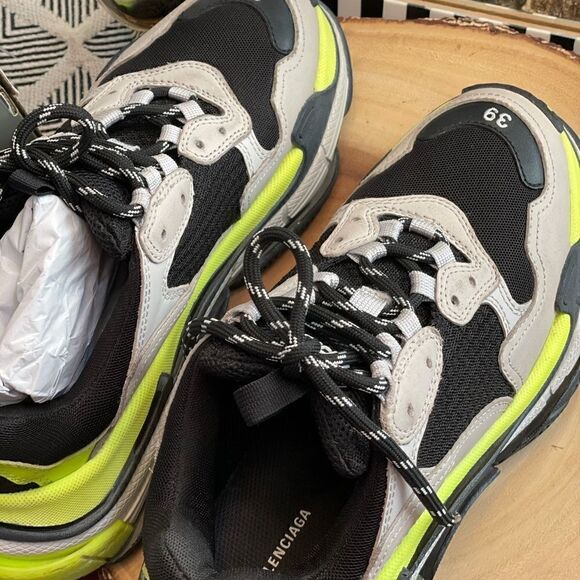 🔥🔥🔥🔥💯Authentic Balenciaga Triple S SZ 39 (9) - Picture 3 of 9